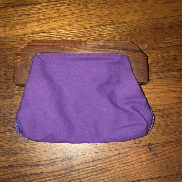 Beaded handbag with wooden handle - Picture 4 of 4